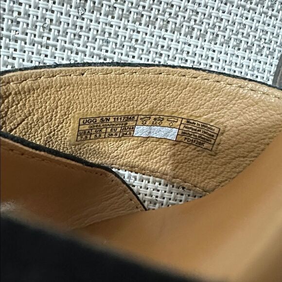 UGG 7.5 Black Tan Interior Cross Cross Ankle Strap Back Zip Wedge Sandals - Picture 8 of 11